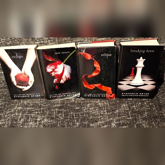 Books - Picture 2 of 4